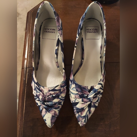 New York Transit Shoes - New York Transit Size 8.5 Women's Wrap Front, Floral Heels. Tried on once!!